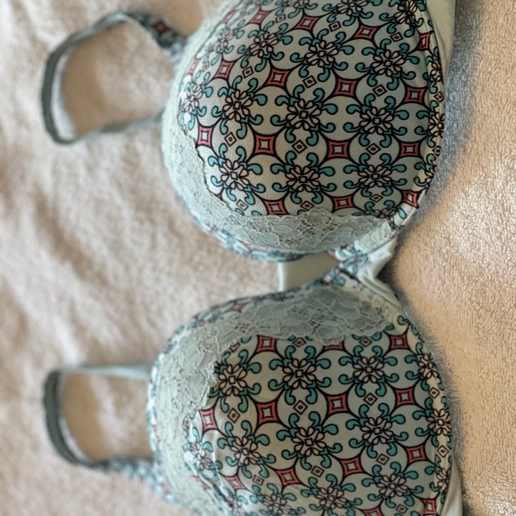 Victoria’s Secret sexy shape body by VS shape form bra size 36DD - Picture 2 of 3